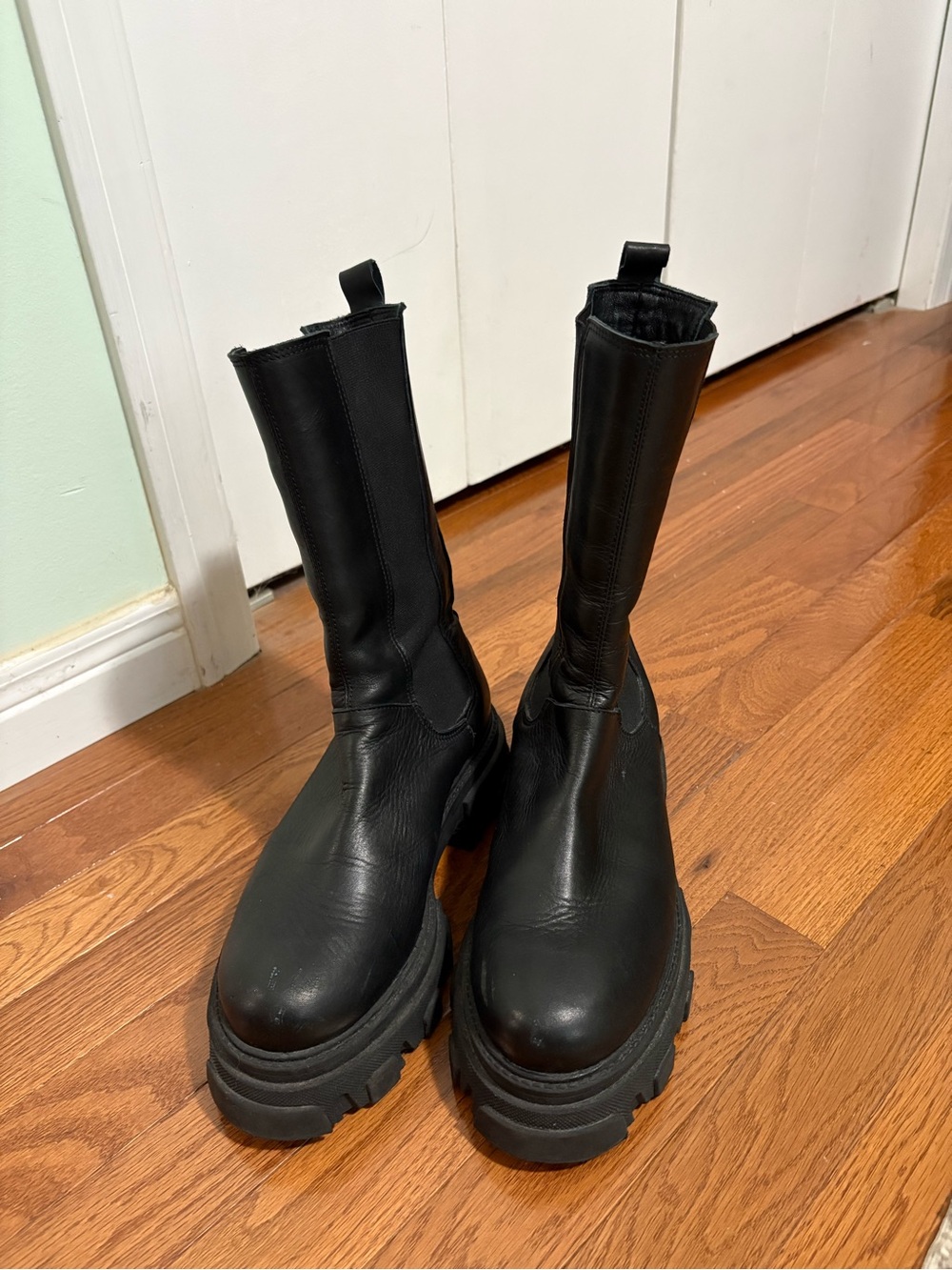 L’intervalle Black leather Platform Chelsea Boots - Women
